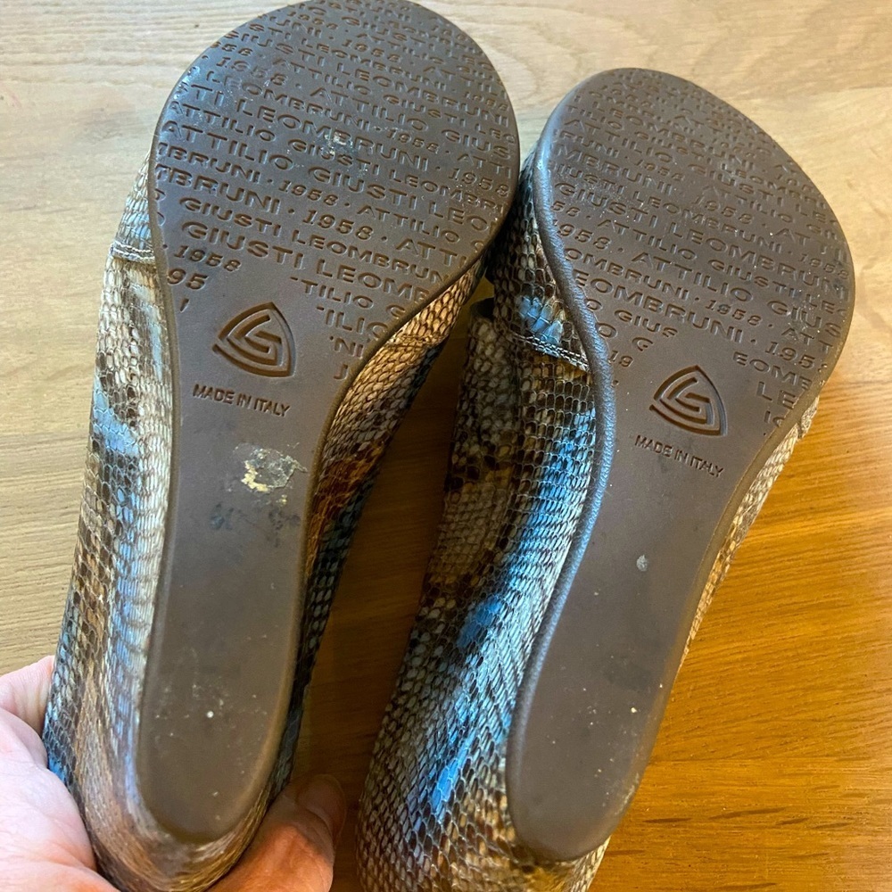 AGL Snake Pattern Wedge Sandals - Picture 4 of 4